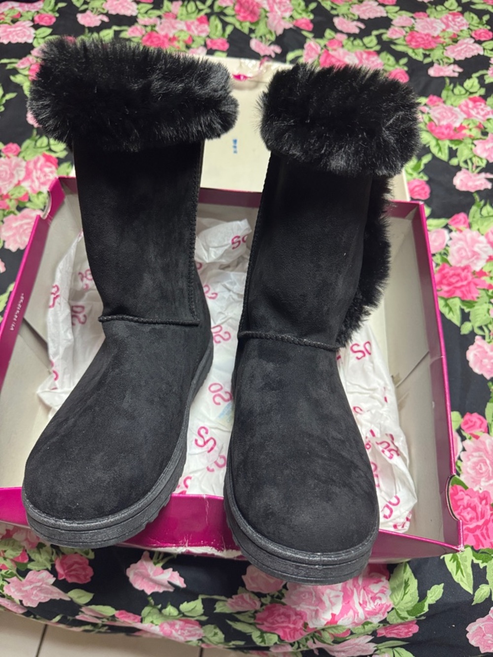 NEW SO Black Faux Fur Cuff Winter Boots for Women